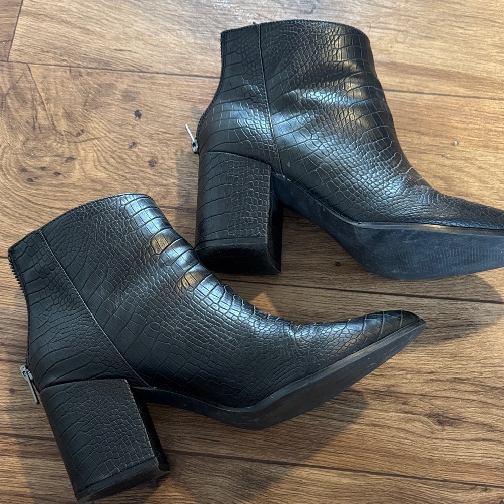 Steve Madden Black Textured Ankle Boots - Picture 3 of 5